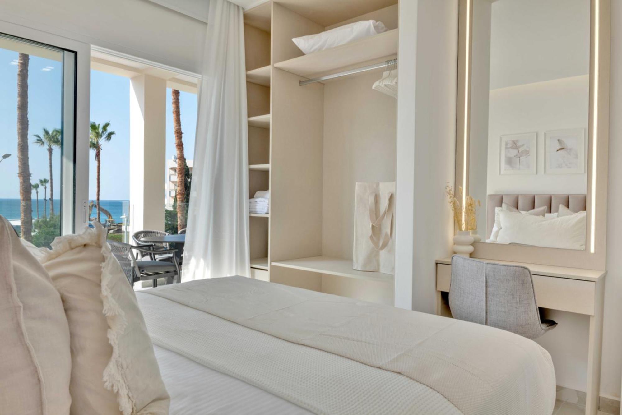 Phaedrus Living: Seaview Luxury Flat Limnaria 150 Apartment Paphos Exterior photo